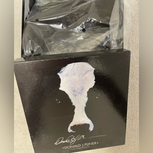 Original Real suede boots by Donald J Pliner - Picture 6 of 9